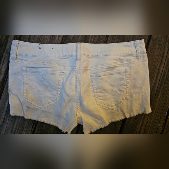 AEO Cutoff Shorts - Picture 7 of 8